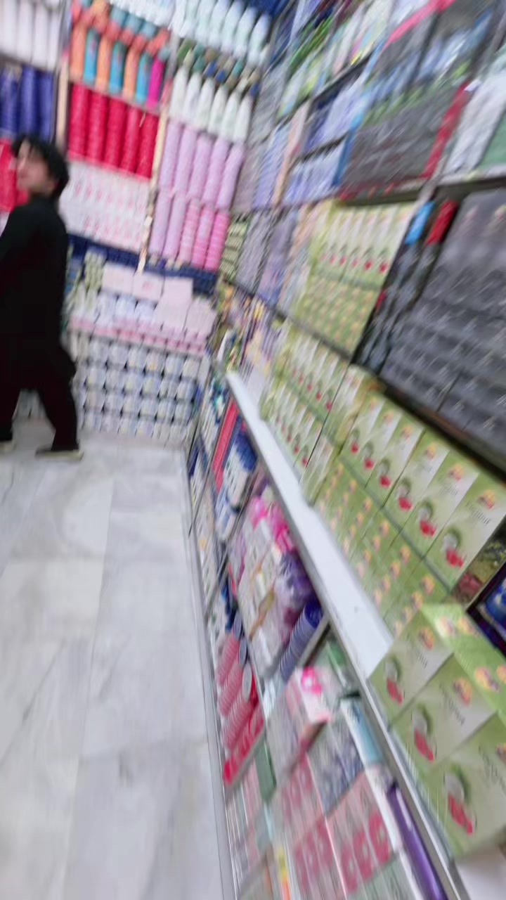 @꧁༺ʍʀ ӄɦǟռօ༻꧂