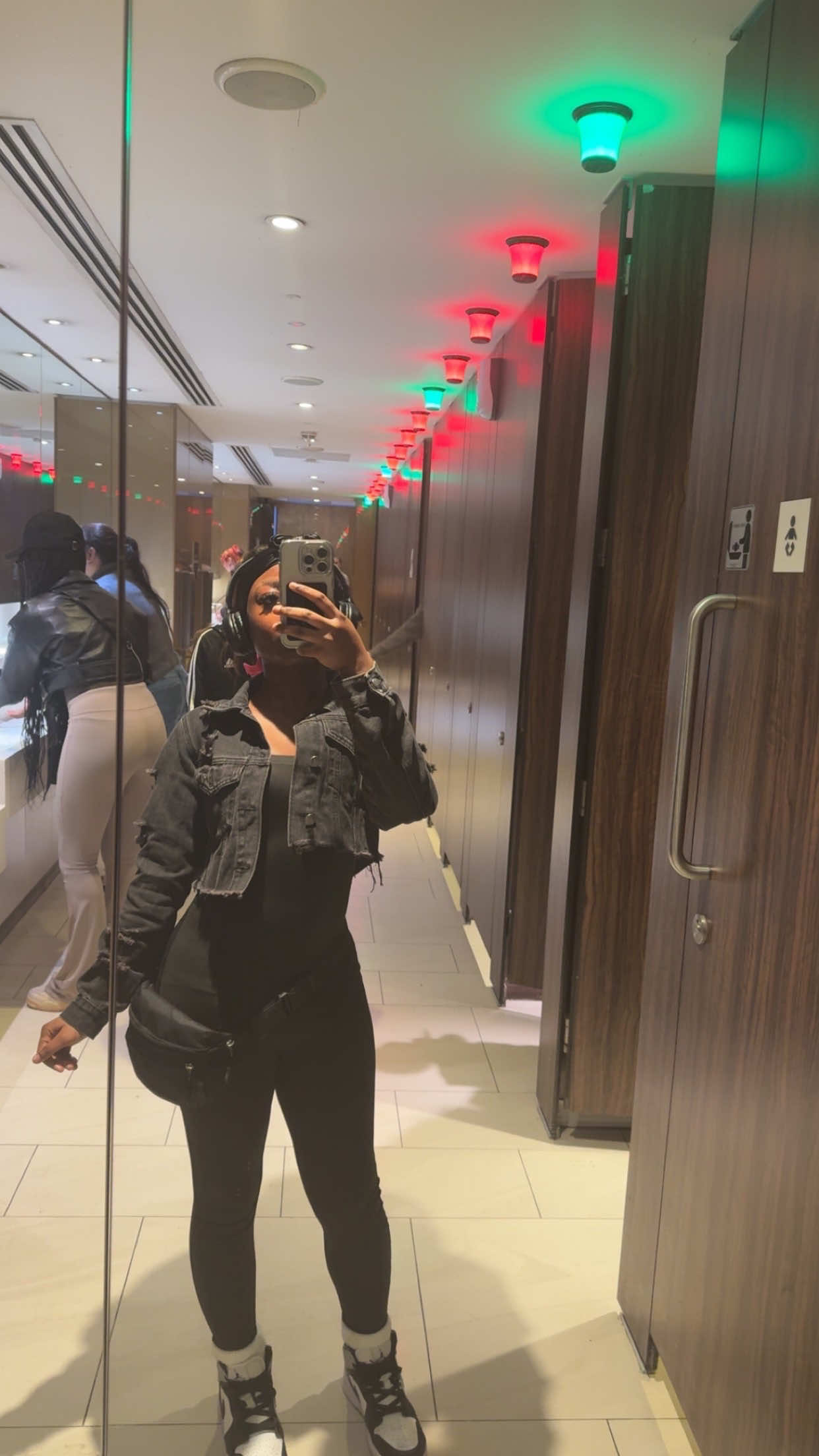 @àdorêjayè ᥫ᭡’.