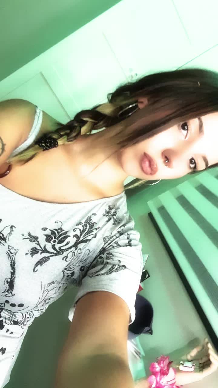 @ɐuᴉɹᴉ