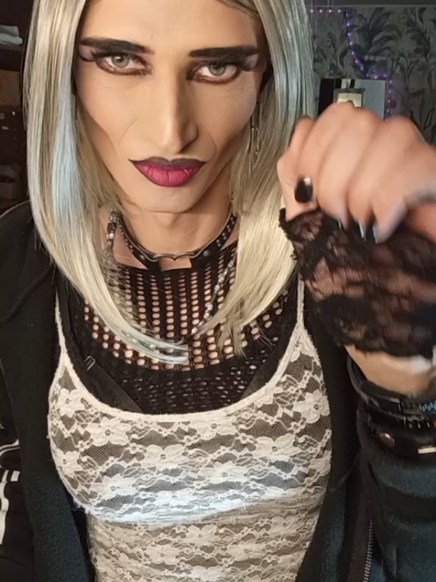 @Lina_crosses
