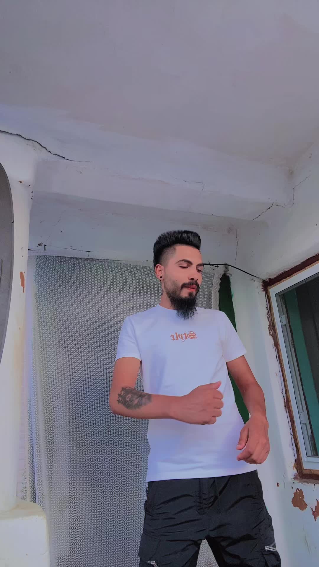 @𝐌𝐚𝐫𝐮 𝐆𝐚𝐠𝐢𝐜𝐚𝐫𝐮𝐥 💎
