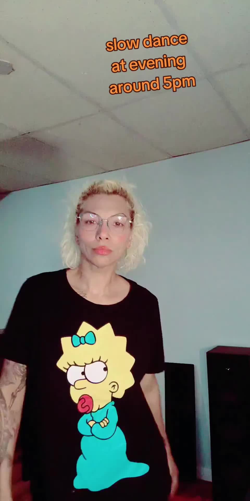 @Doll🧨peekaboo🧨