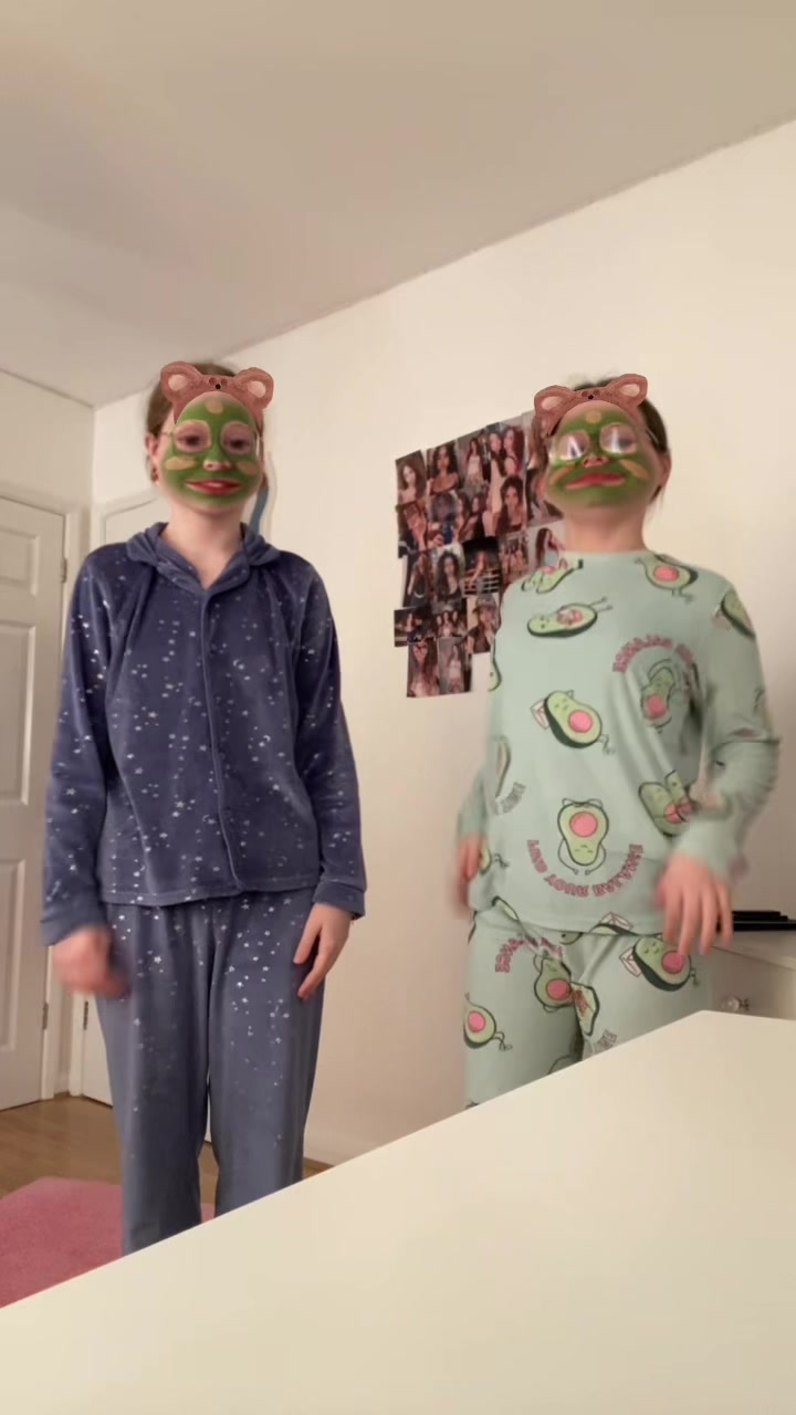 @Lolasandcaitlinsdanceaccount
