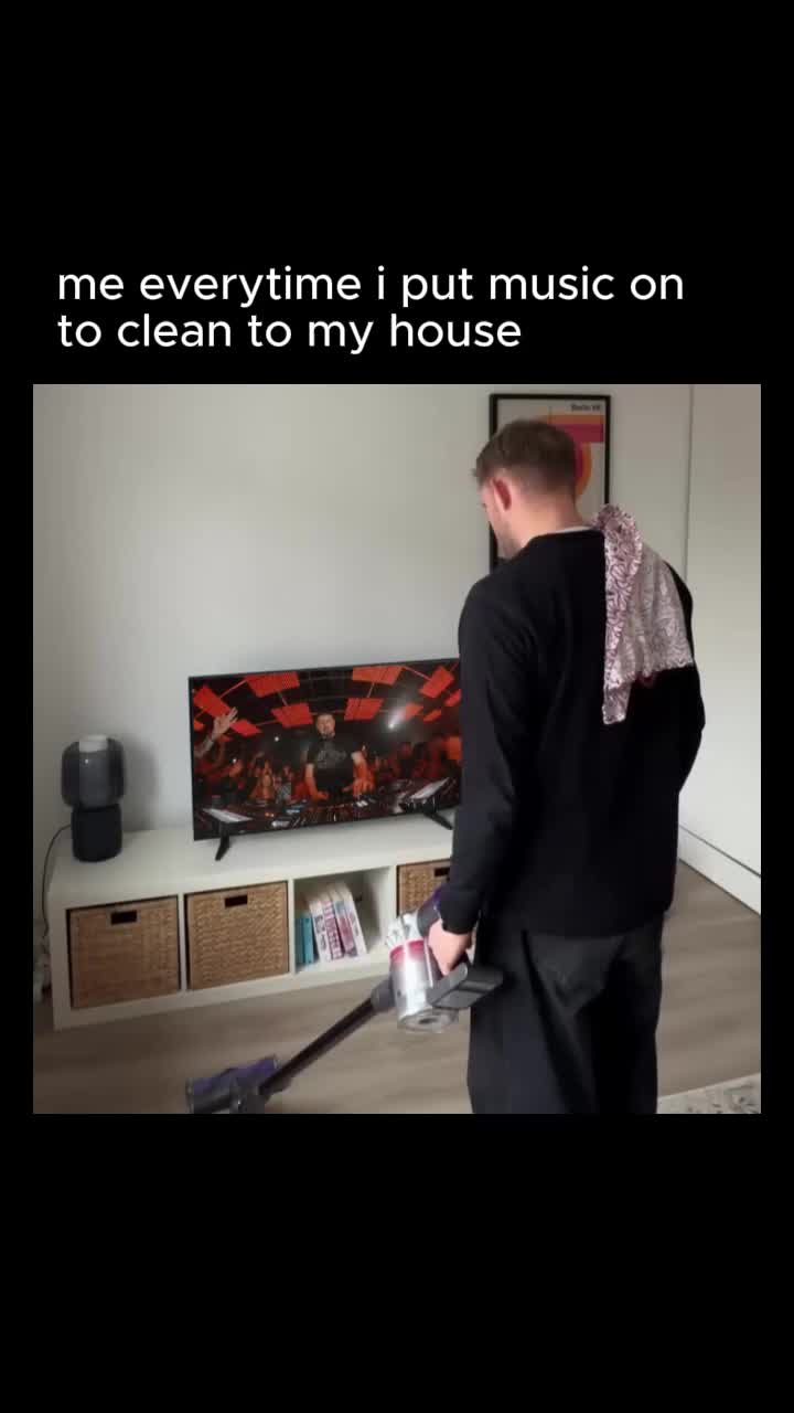 @Crucast