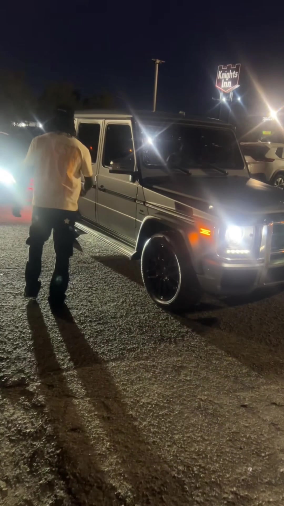 @PlayBoi23
