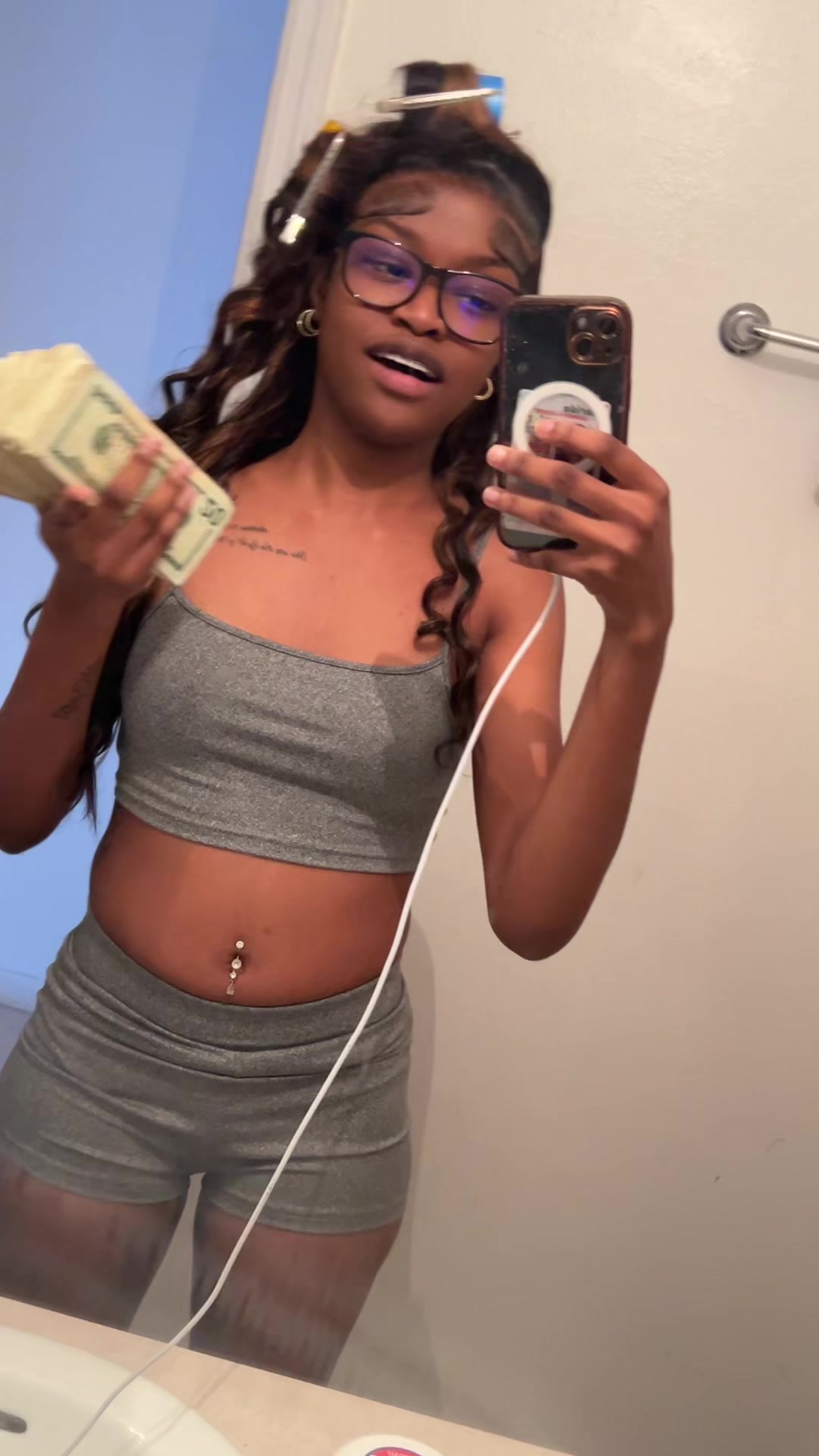 @Julie-Marié🦋