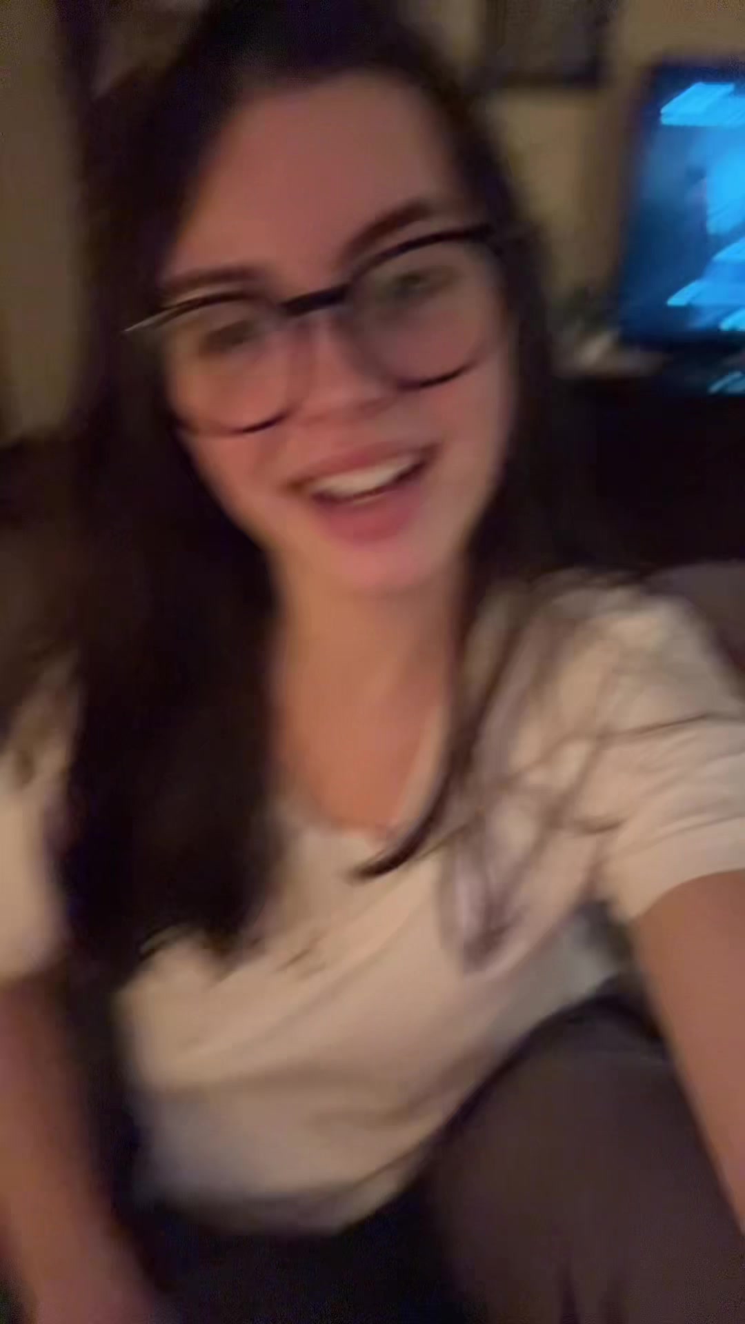 @danielaarosteguii