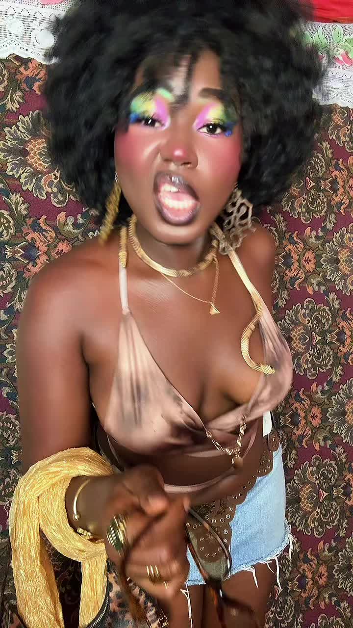 @tinaa_starra