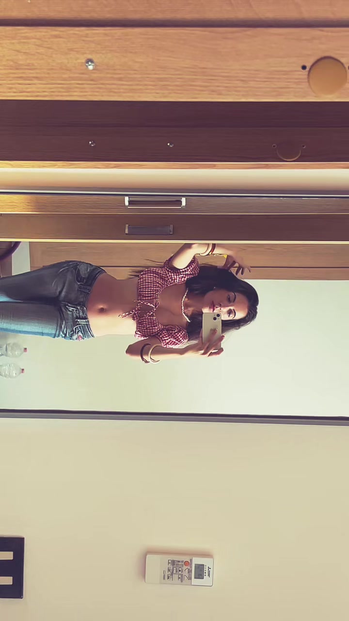@aduitta_