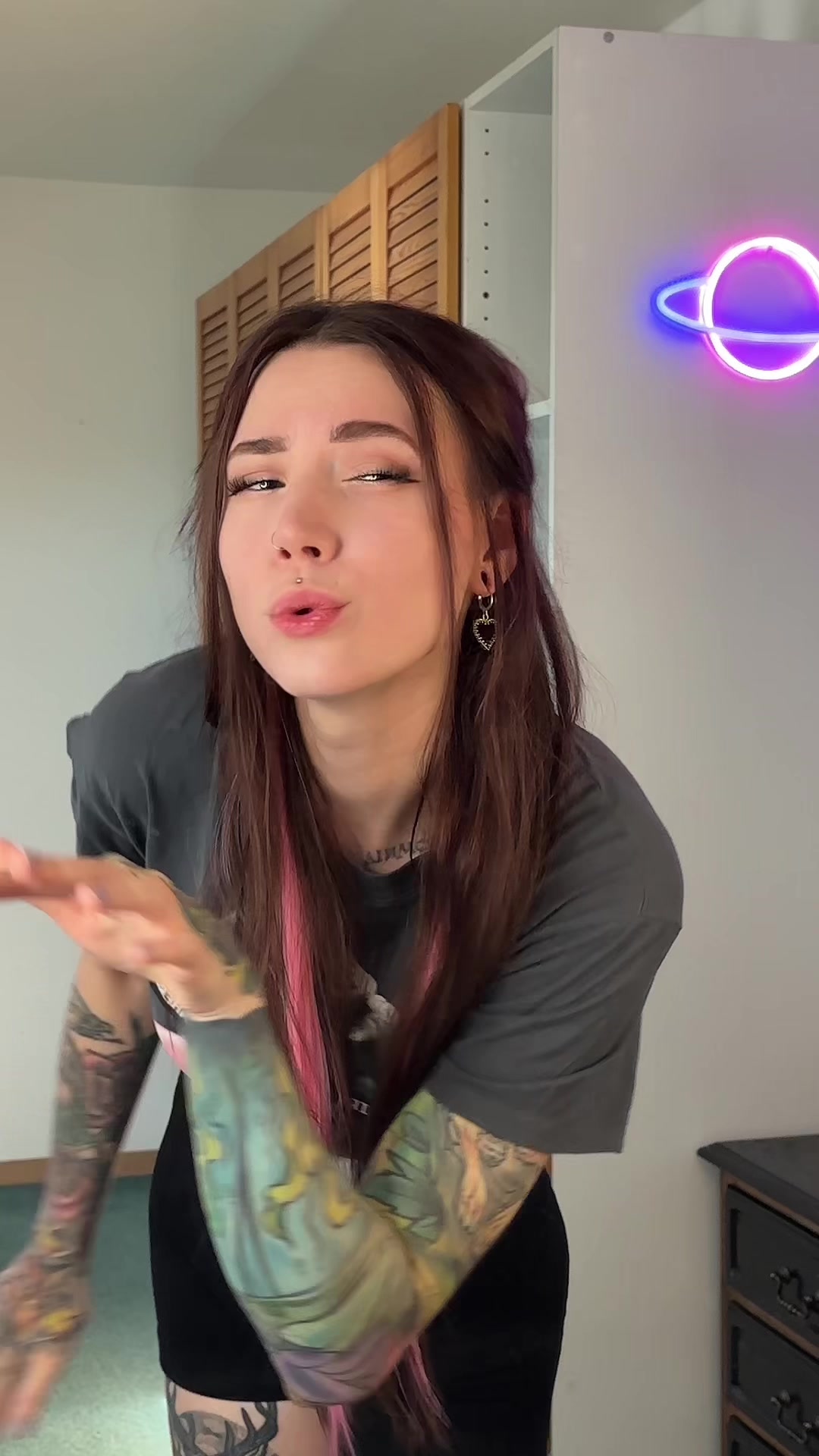 @Vera