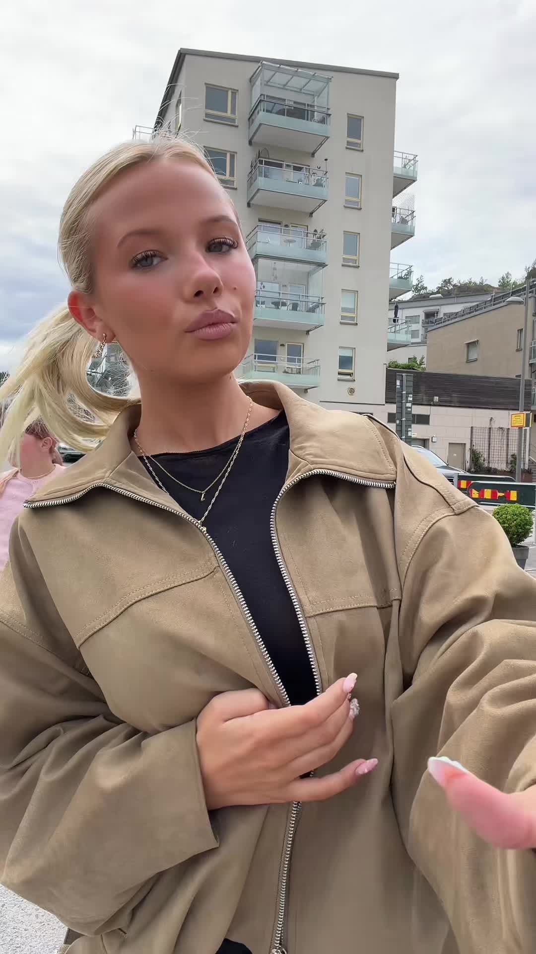 @userjulia
