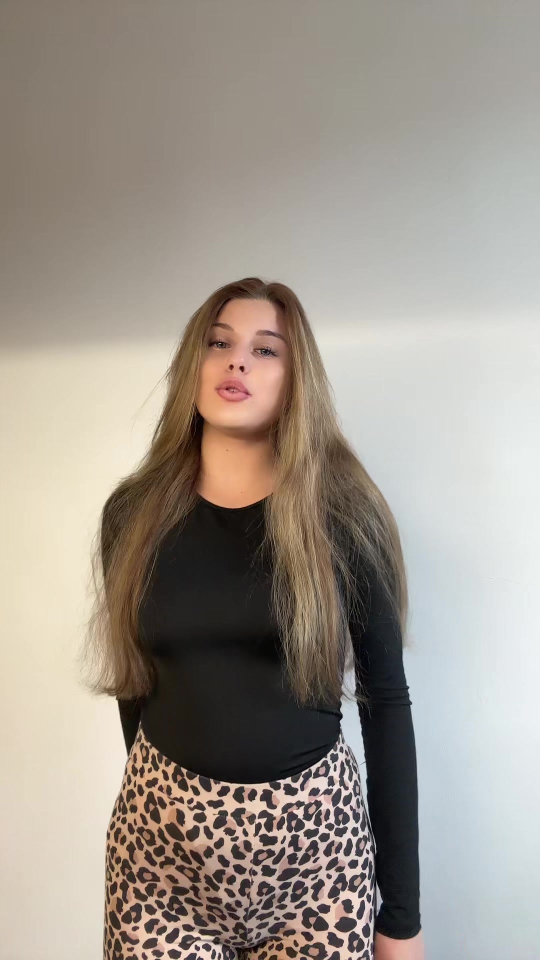 @ℋℴ𝓁𝓊𝒷ℴ𝓋𝒶̀𝒽