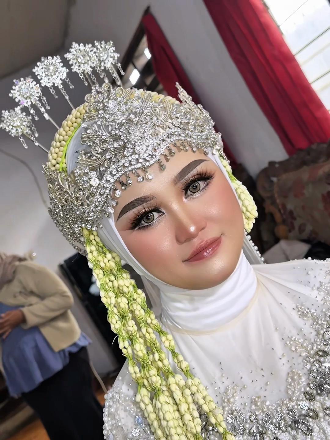 @HIEKMAA MAKE UP JEMBER