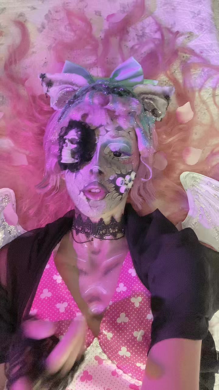 @adragfullofwhimsy