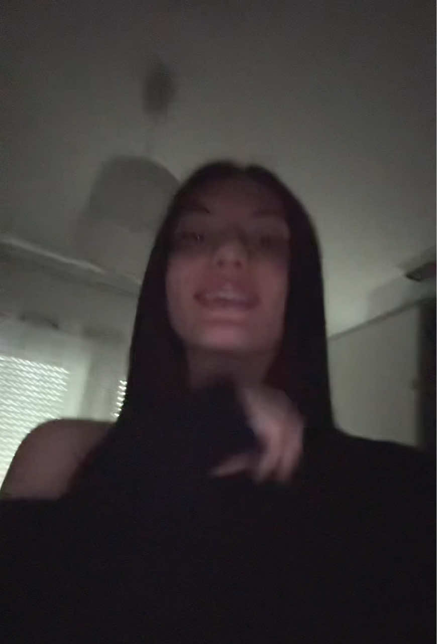 @𝒎𝒊𝒄𝒉𝒆𝒍𝒍𝒆