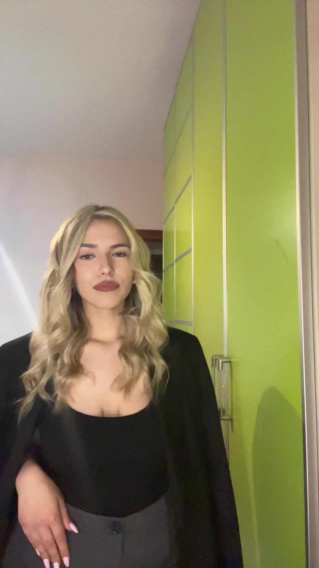 @angela