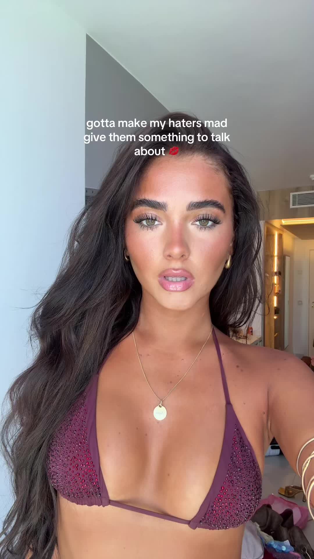 @KAY VIOLET