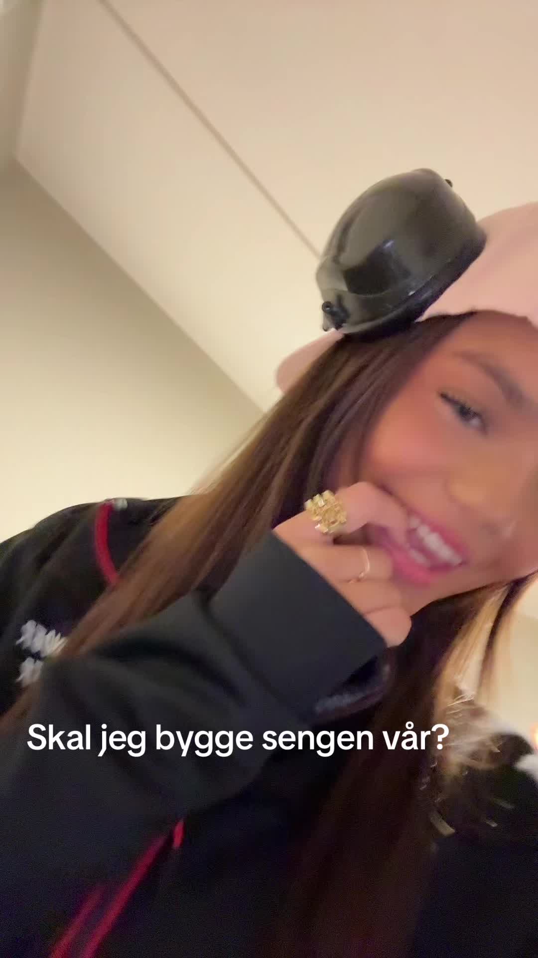 @KORNELIA