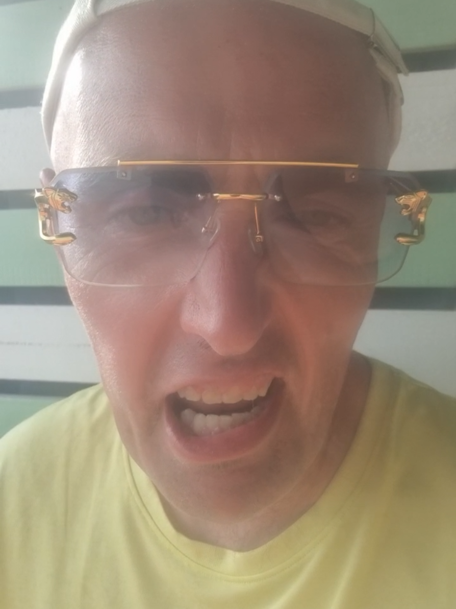 @Genuineseansaundersworld