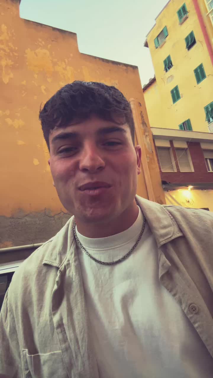 @L U C R E Z I A