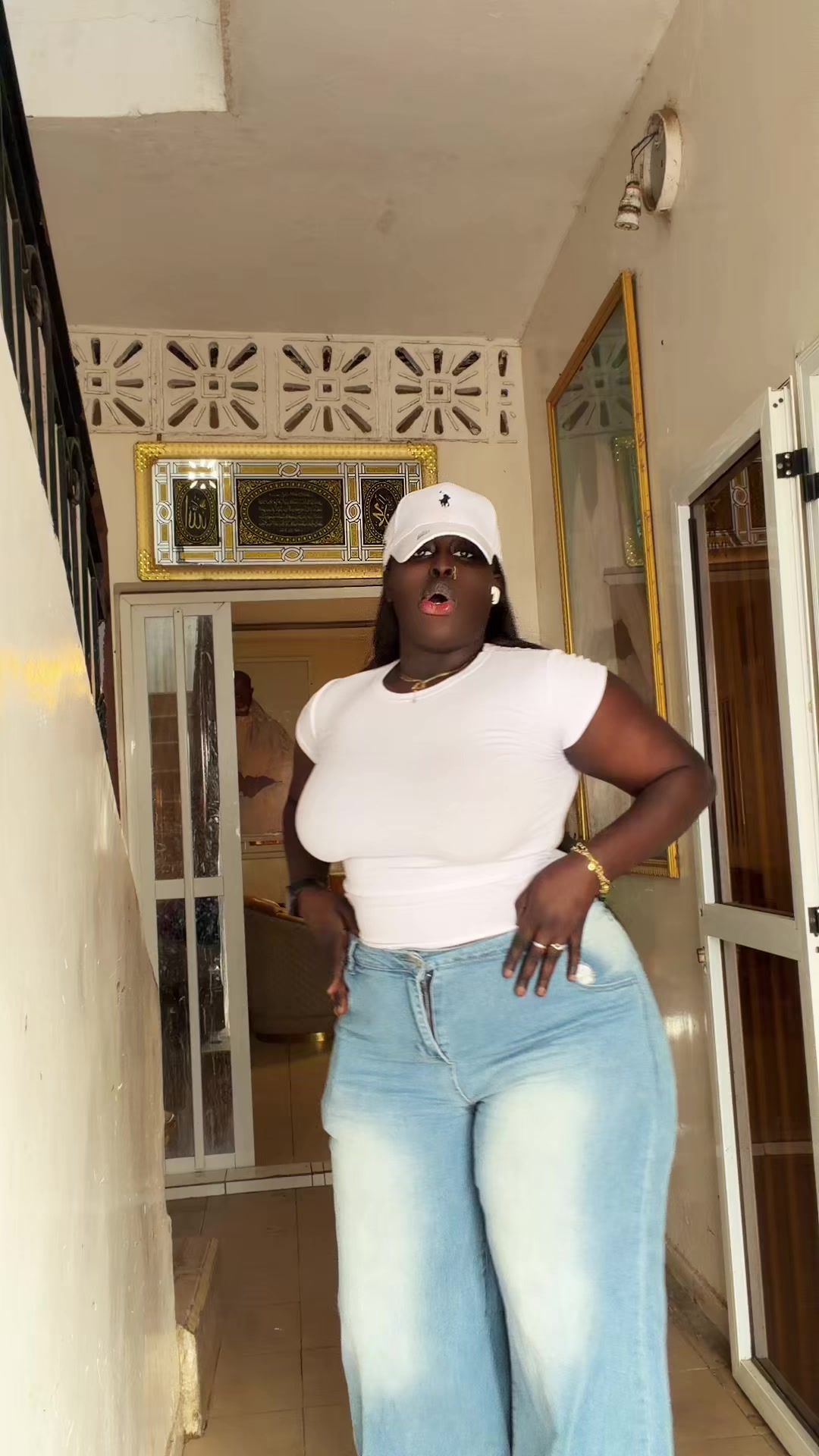 @Bbmita saliou linternational🥳