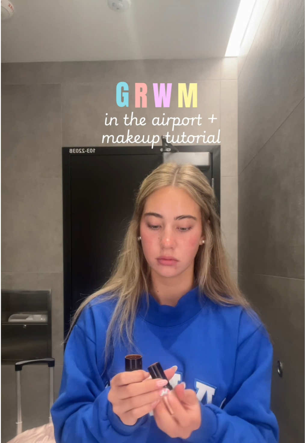 @C H L O &Euml;🦄⚡️🏄&zwj;♀️