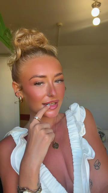 @Caitlynshawx