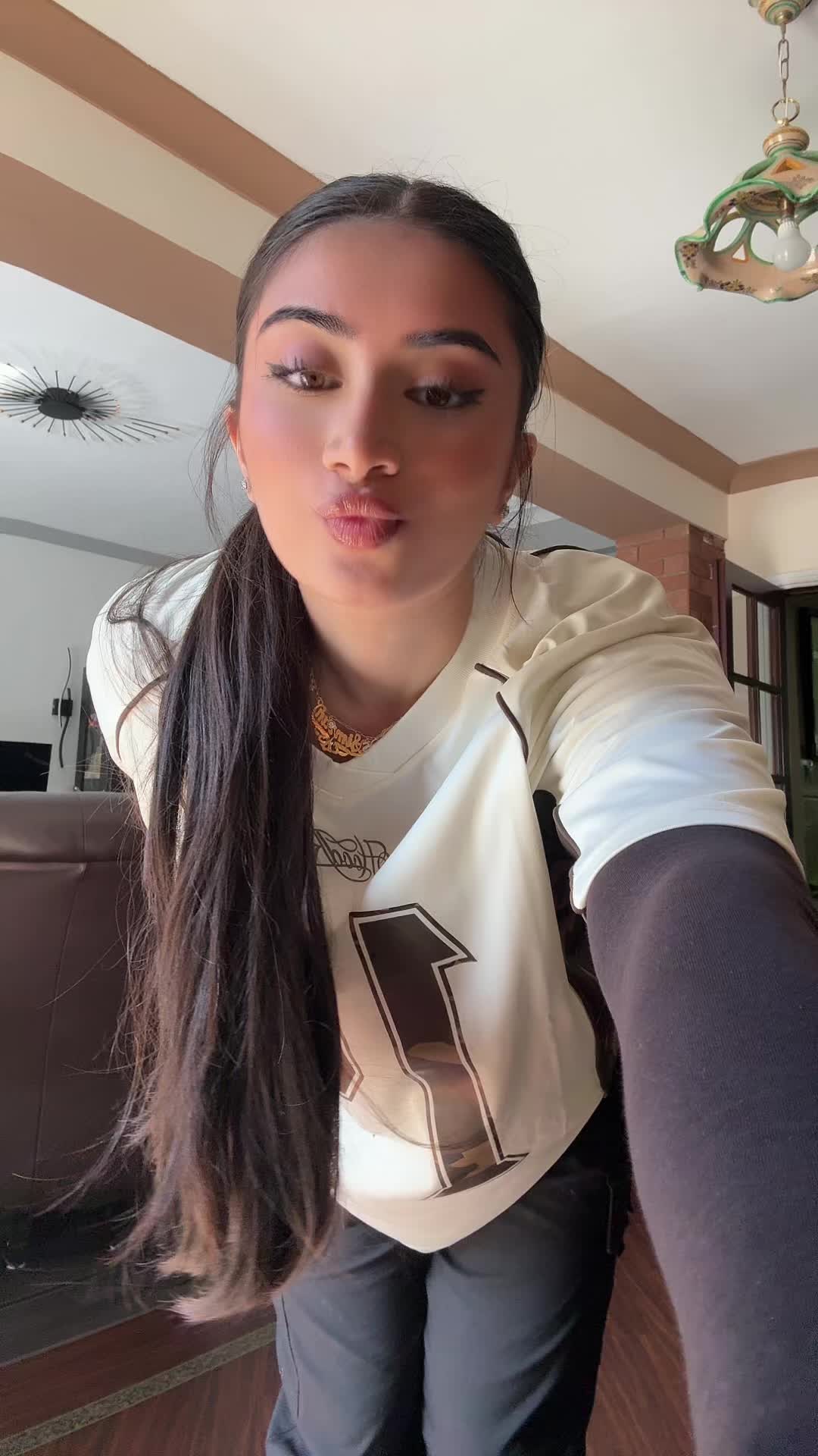 @Simran 💕