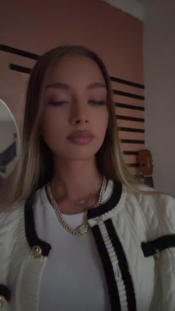 @𝓛 🪬