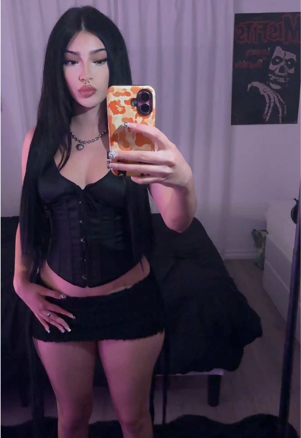 @itskiraswrld