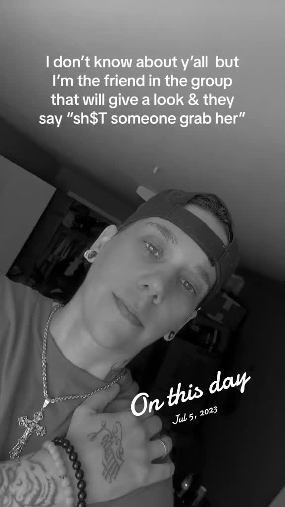 @Insomniacs creations🏳️&zwj;🌈
