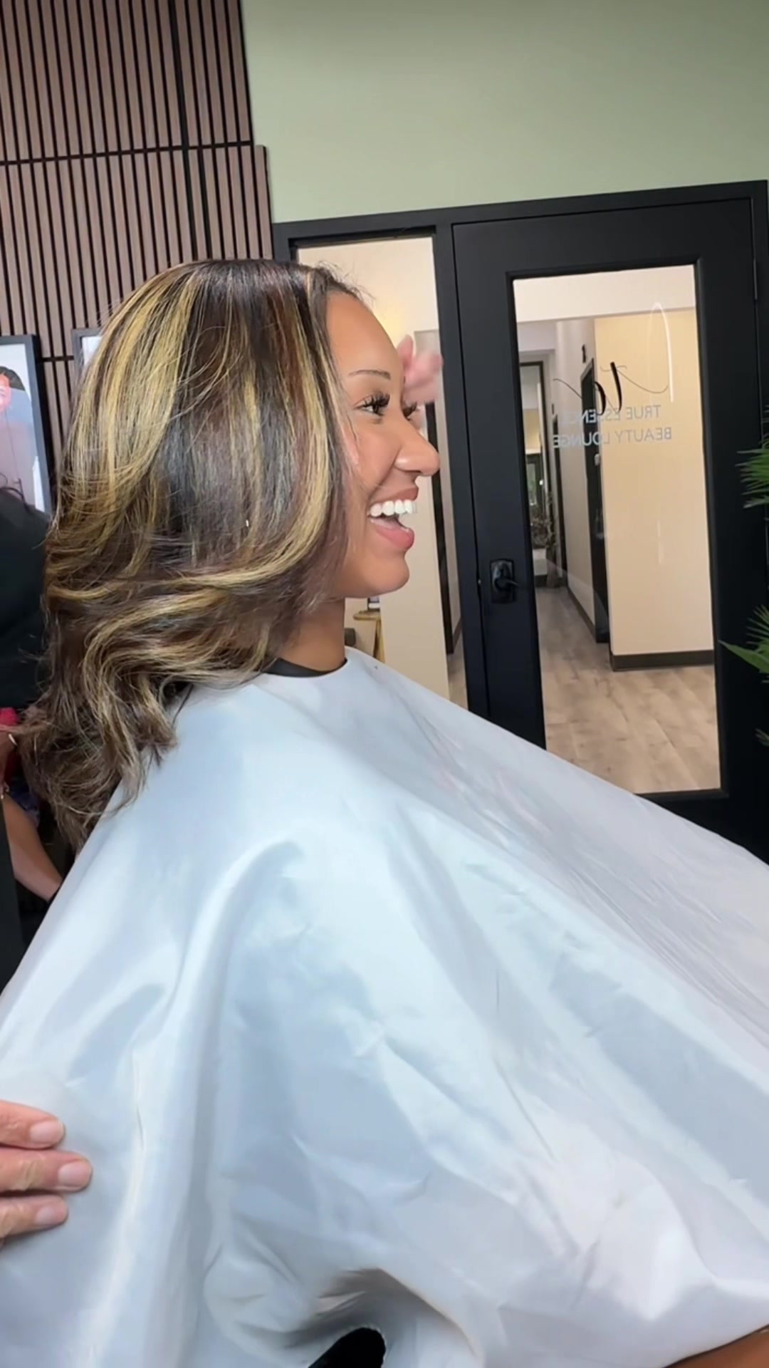 @TrueEssence_BeautyLounge