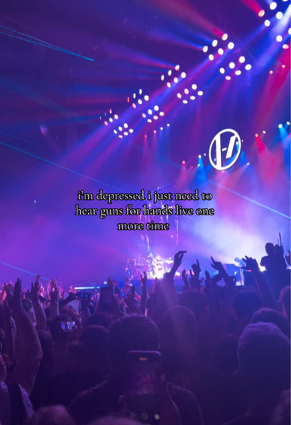@Carly Farquhar |-/