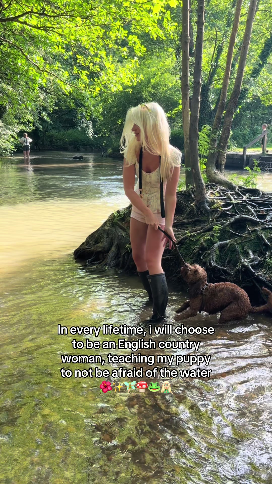 @Blonde Brit ๐ฌ๐ง
