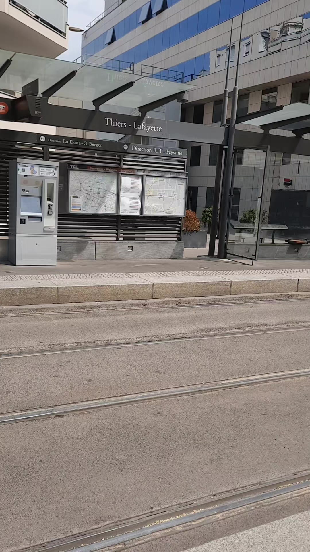 @๐จ๐ตLYON 19DZ๐ฉ๐ฟ