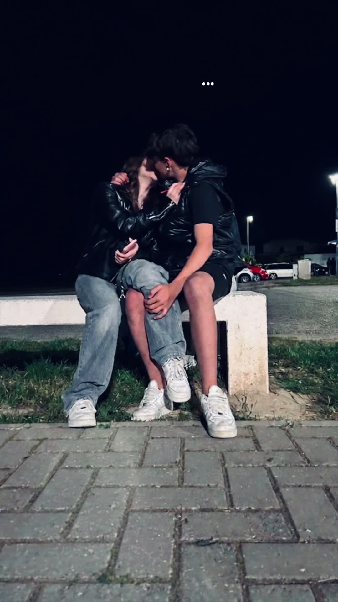 @🖤