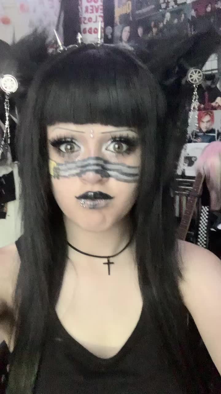 @jas 🦇 |-/