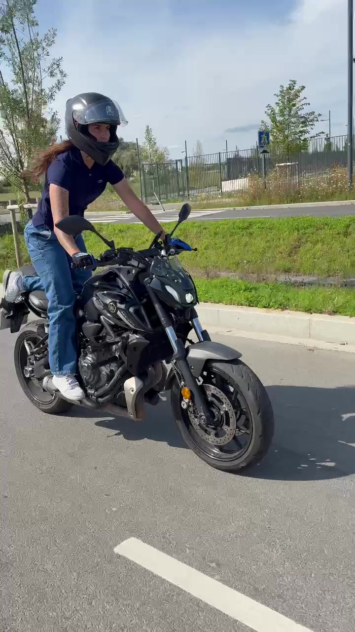 @Anissa 🏍