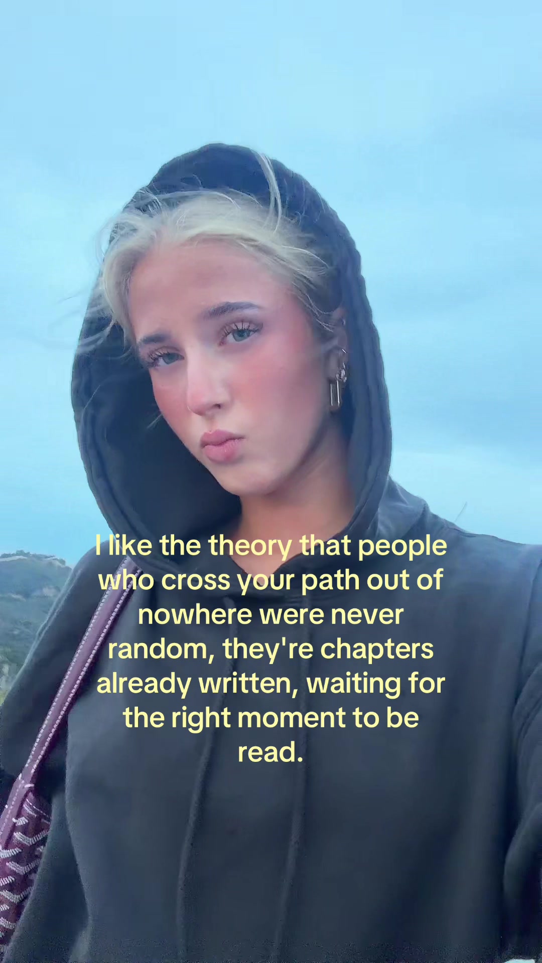 @theelliebarker