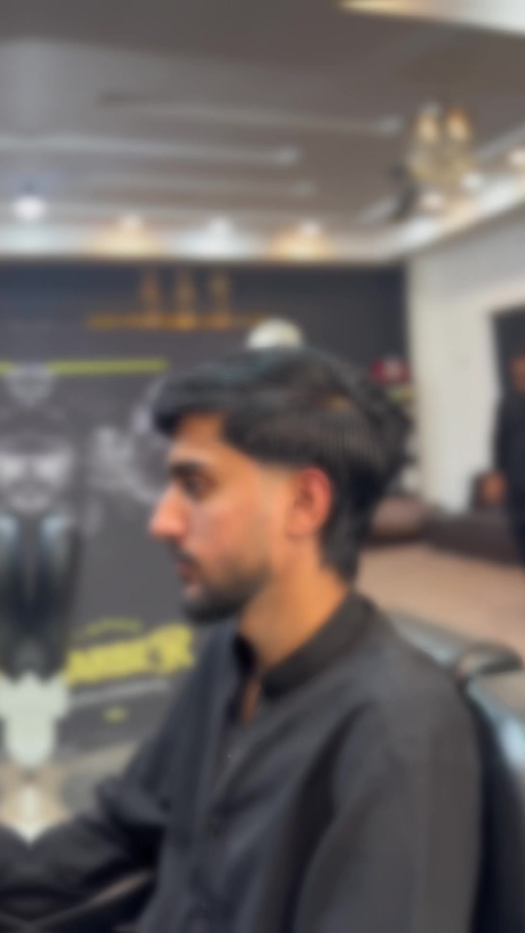 @HR MENS SALOON. 💇♂️
