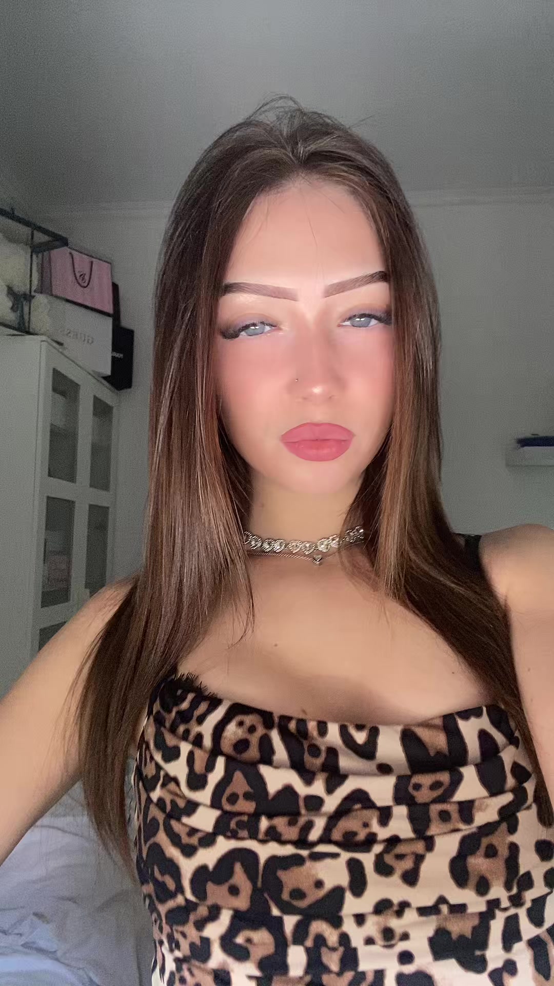 @👸🏼
