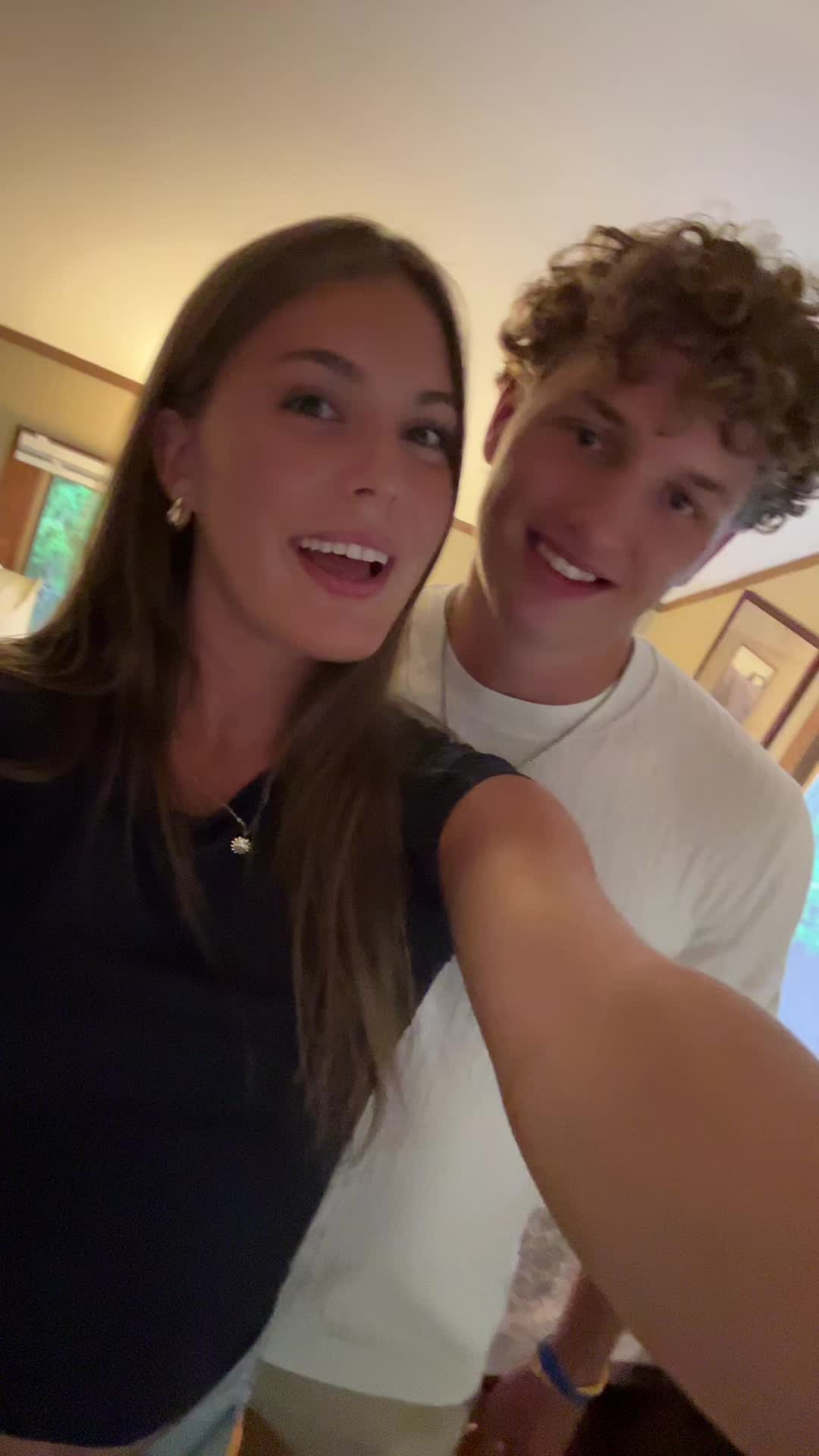 @ella!