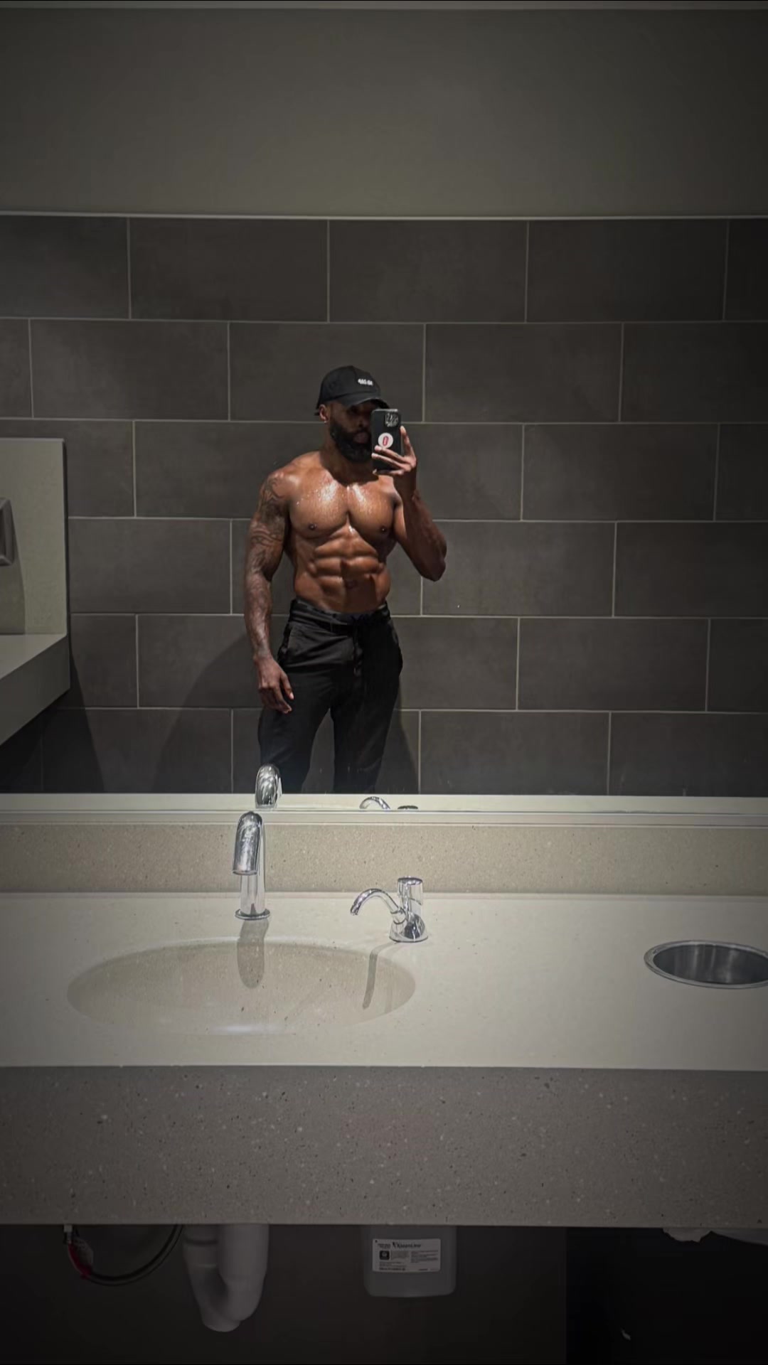 @firstname_leon