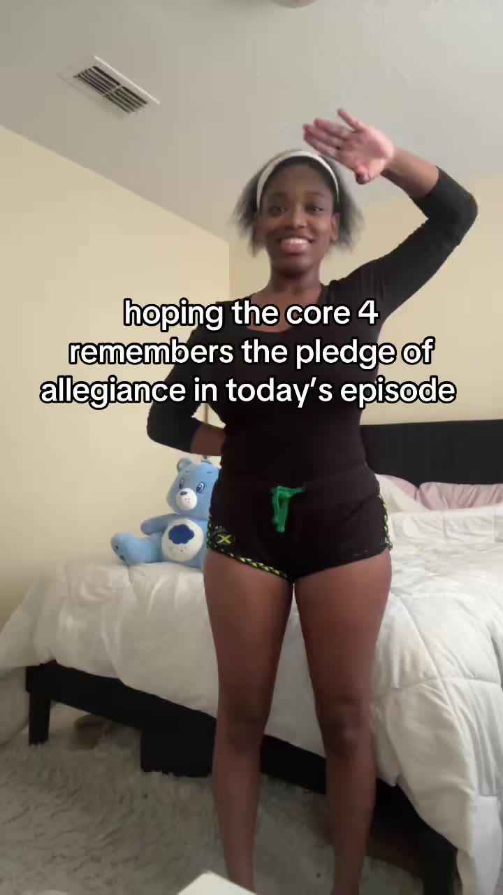 @zoriitheblonde