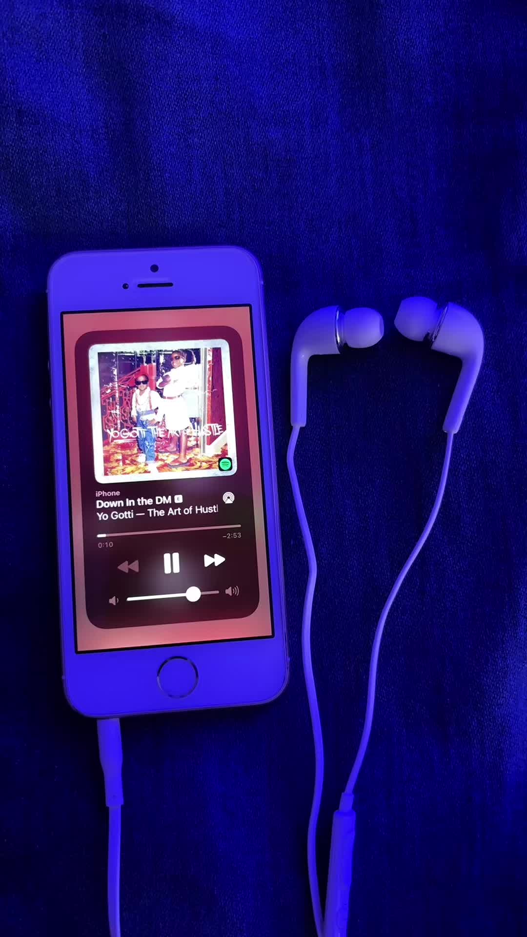 @𖣂