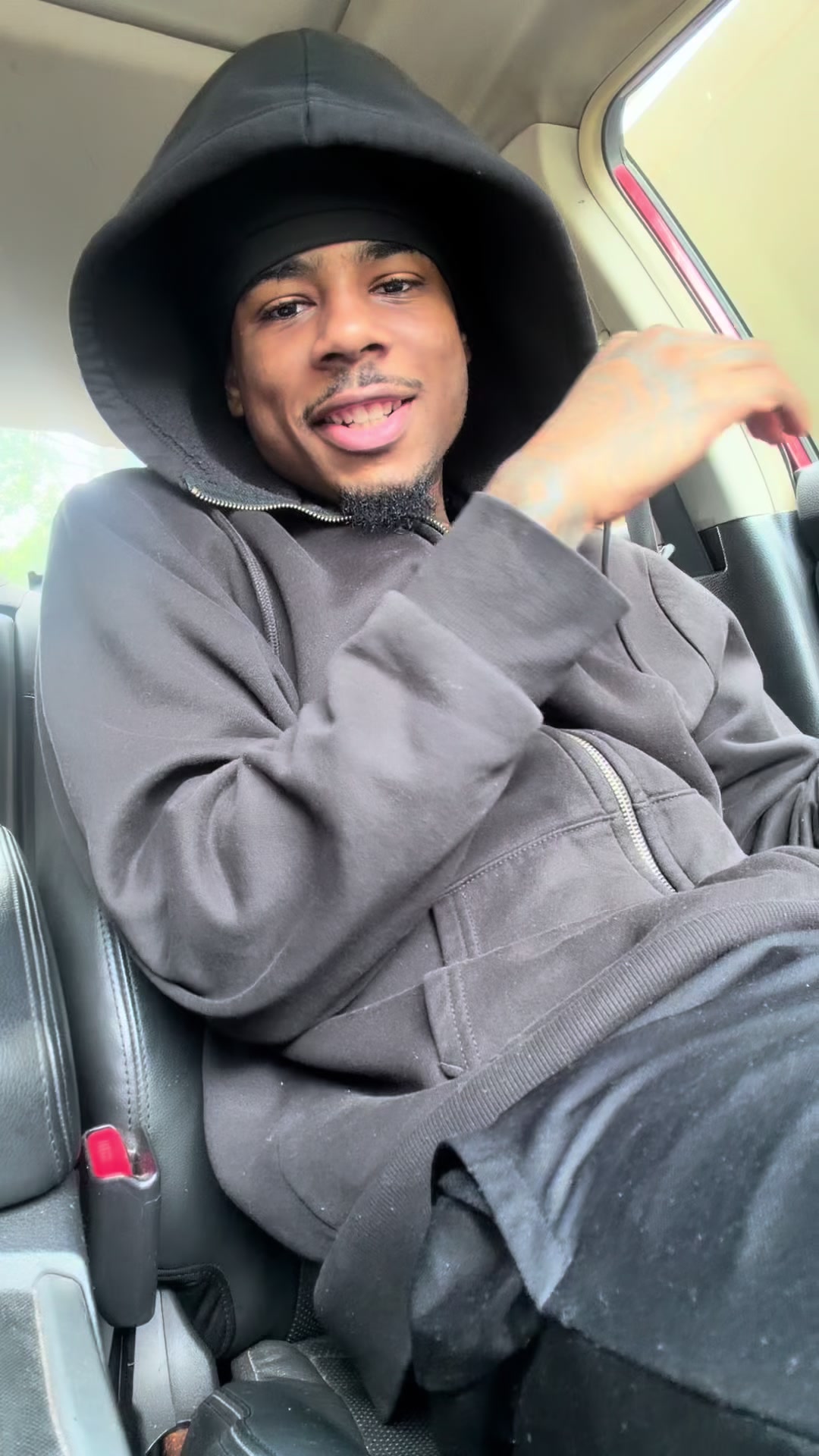 @FamousTrayski