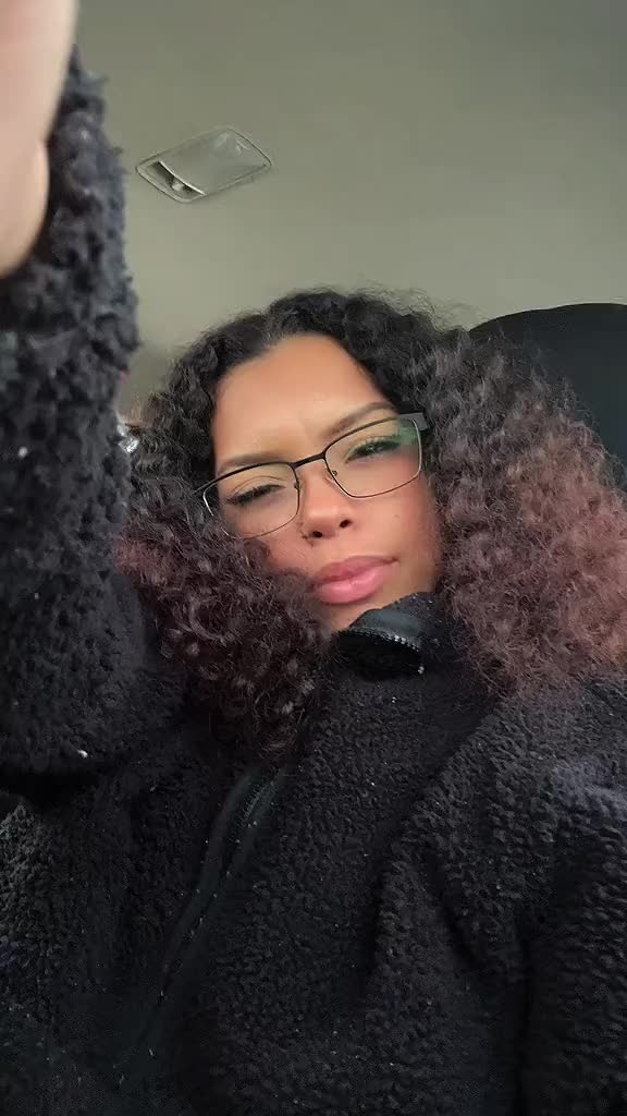@Demi