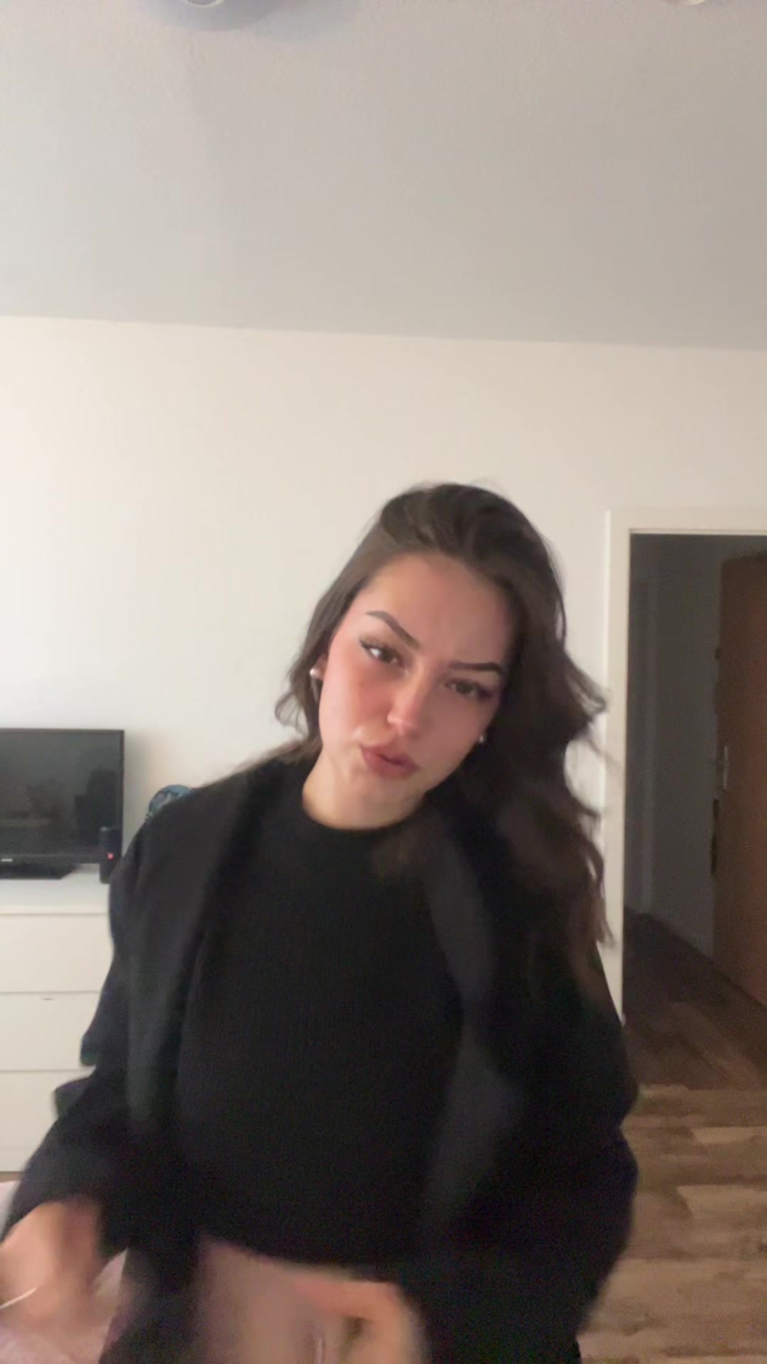 @𝐇𝐀𝐍𝐍𝐀𝐇𝐋𝐔𝐈𝐒𝐈𝐄𝐍𝐍𝐄
