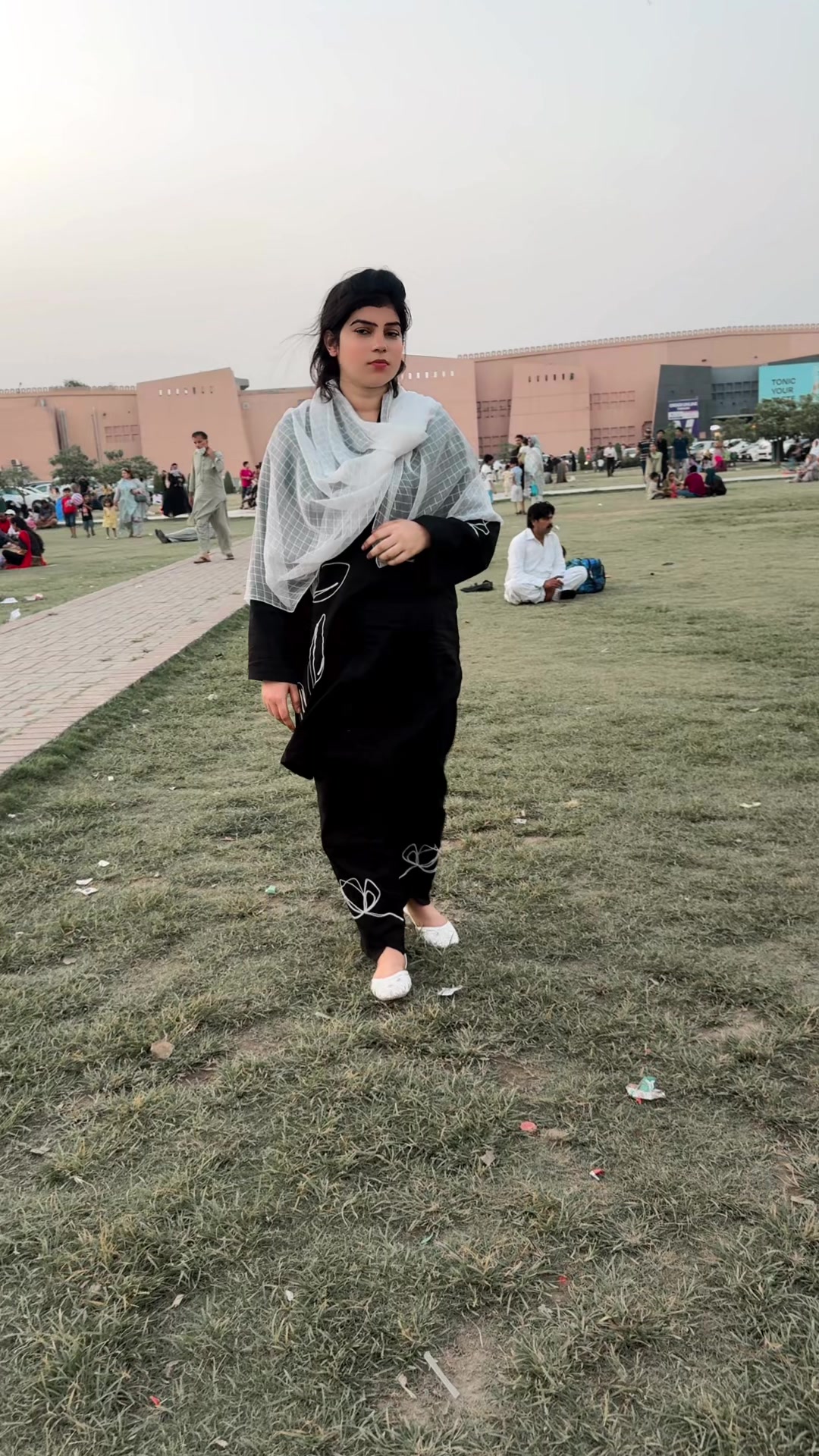 @🦋Nisha queen 🦋