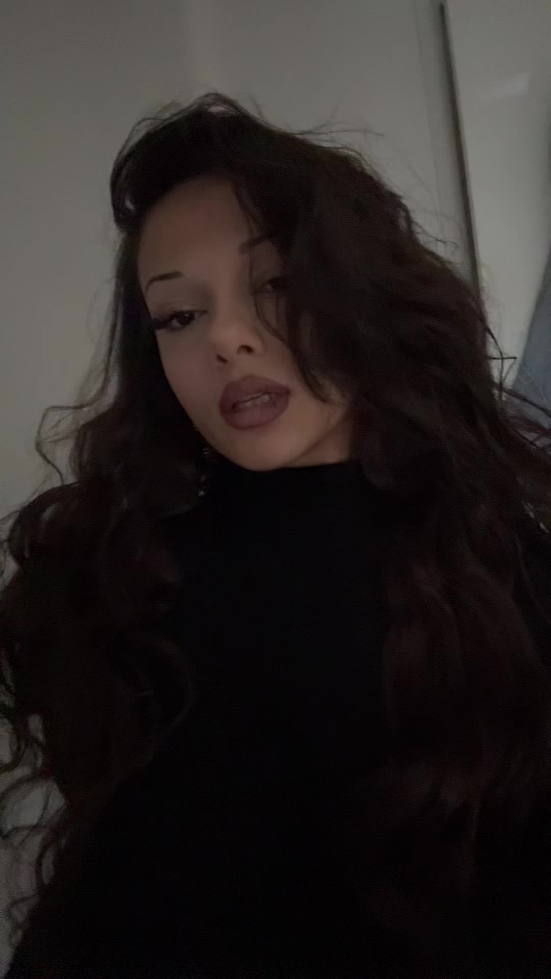 @𝐒𝐚𝐫𝐚𝐡
